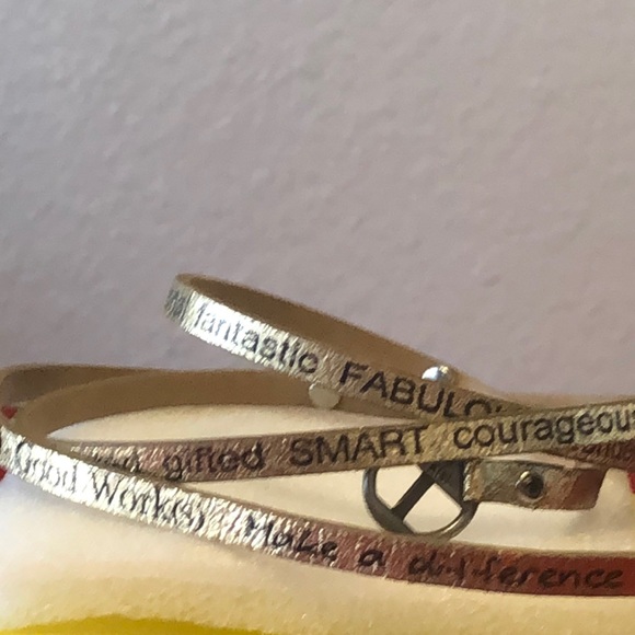 Good work(s) make a difference bracelet - Picture 1 of 7